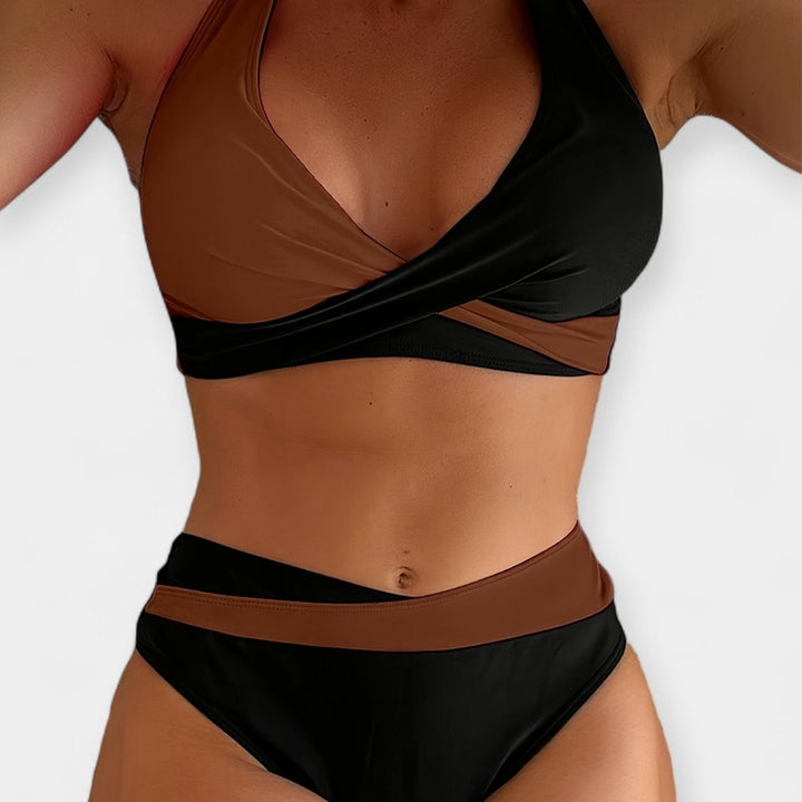 Bikiny s krížovým výstrihom